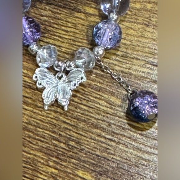 Elegant Butterfly Charm Bracelet in Purple and Silver - Picture 2 of 3